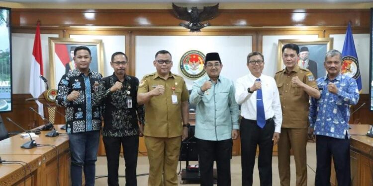 Anwar Sadat Hadiri Seminar Wawasan Kebangsaan Serta Tinjau Kampus IPDN Jatinangor