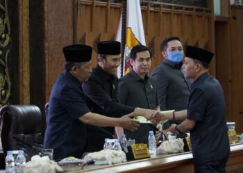DPRD Jambi Gelar Rapat Paripurna Penyampaian Pandangan Fraksi Terhadap Ranperda Perubahan APBD