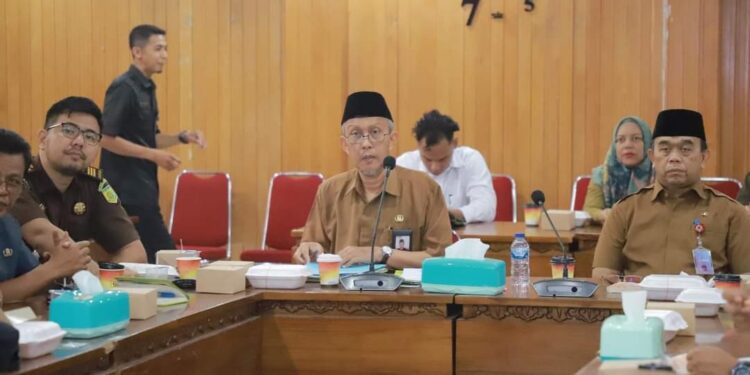 Sekda Tanjabbar Ikuti Rakor Rutin Pengendalian Inflasi Daerah Tahun 2023