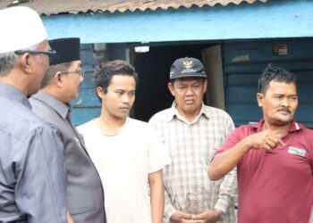 Anwar Sadat Tinjau Rumah Warga Tidak Layak Huni di Jalan Kamboja