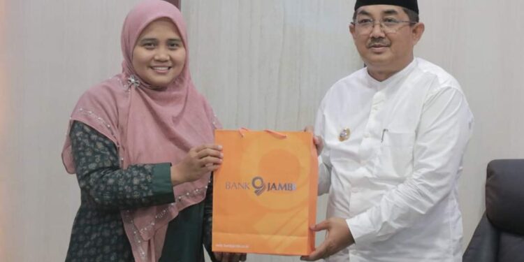 Anwar Sadat Minta Bank Jambi Jaga Kepercayaan Masyarakat Tanjabbar 