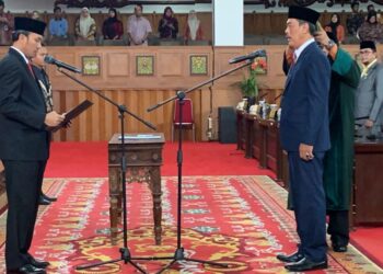 Ketua DPRD Jambi Pimpin Paripurna Pengambilan Sumpah PAW M Asriadi