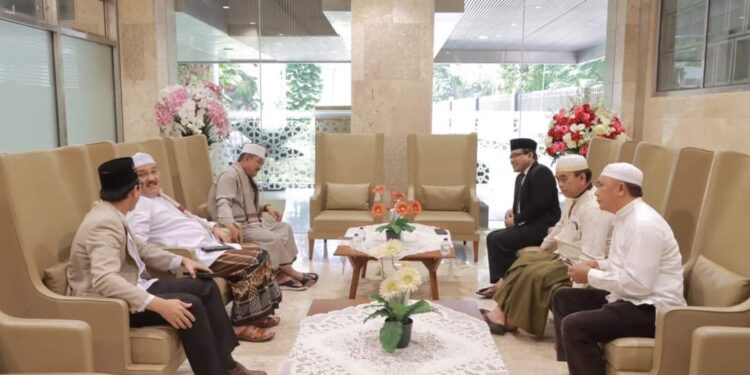 Anwar Sadat Sampaikan Khutbah Jumat di Masjid Istiqlal Jakarta