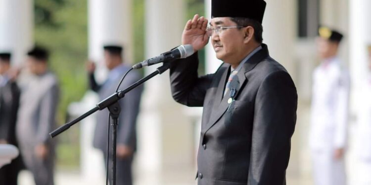 Jasi Irup Upacara Hari Pahlawan, Anwar Sadat Bacakan Amanat Menteri Sosial 