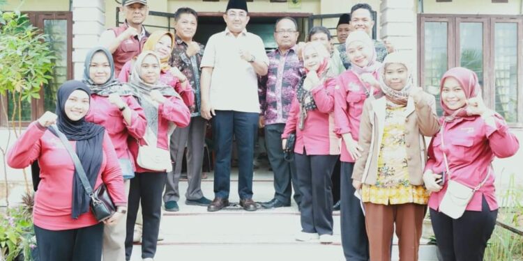 Serahkan Bantuan kepada Lansia dan Penyandang Disabilitas, Bupati Harap Tepat Sasaran
