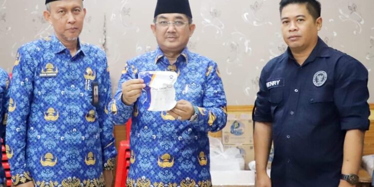 Pastikan ASN Tanjabbar Bebas Narkoba, Bupati Bersama BNNK Gelar Tes Urine Masal