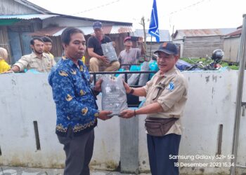 Peduli Korban Kebakaran di Kampung Nelayan, UT Serahkan Bantuan Sembako