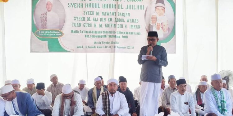 Mewakili AnwarSadat, Staf Ahli Hukum Hadiri Haul Syekh Abdul Qadir Al-Jailani di Desa Kempas Jaya