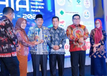 Bupati Terima Langsung Penghargaan Inovasi Kesehatan Nasional Katagori Penurunan Percepatan Stunting