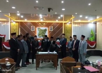Pj Wali kota Bersama DPRD Prabumulih Tandatangani Pengesahan RAPBD 2024