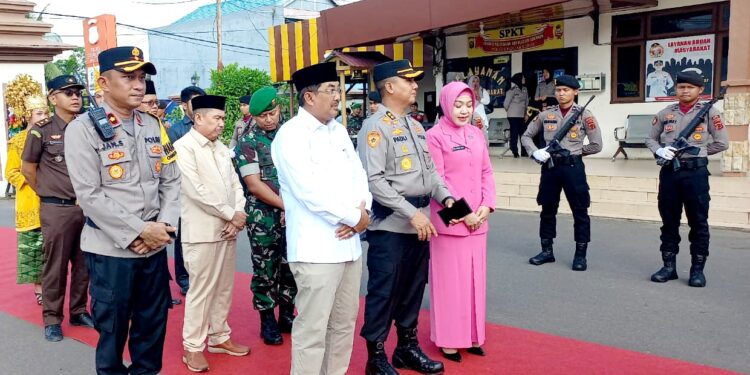 Ketua DPRD Hadiri Acara Firewell Parade Polres Sambut Kapolres Tanjab Barat