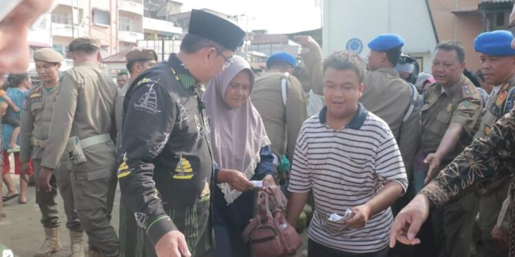 Pastikan Sembako dan Gas Tercukupi Jelang Ramadhan Bupati Tinjau Operasi Pasar