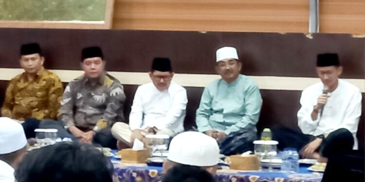 Pimpinan DPRD Tanjabbar Hadiri Buka Puasa Bersama di Rumah Dinas Bupati