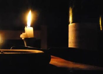 Derita Warga Desa Pematang Buluh, Pergi Tarawih Tanpa Penerangan Lampu Jalan 