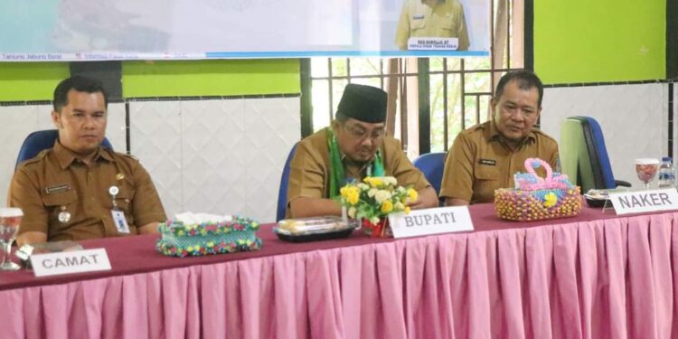 Bupati Peringatkan Pemdes Jati Emas Agar Berhati-hati Gunakan APBDesa