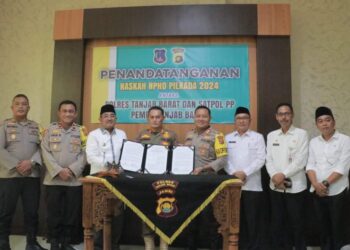 Saksikan Penandatanganan  NPHD, Bupati Sebut Merupakan Bentuk Kepedulian Pemkab Terhadap Pilkada