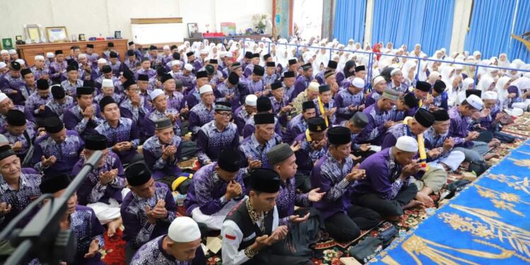 Lepas 398 Jamaah Haji,  Bupati Tanjabbar Titip Doa 