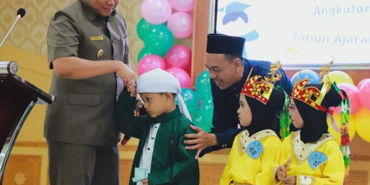 Wabup Hairan Ajak Siswa Hormati Guru dan Orang Tua