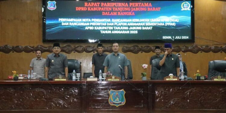 DPRD Tanjabbar Gelar Rapat Paripurna Dengarkan Paparan Bupati KUA APBD dan PPAS 2025