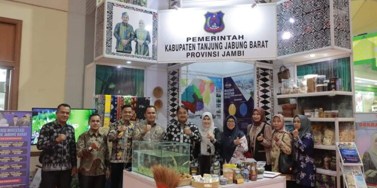 Promosikan Potensi SDA Tanjabbar di Otonomi Expo 2024, Bupati Ajak Investor Berinvestasi