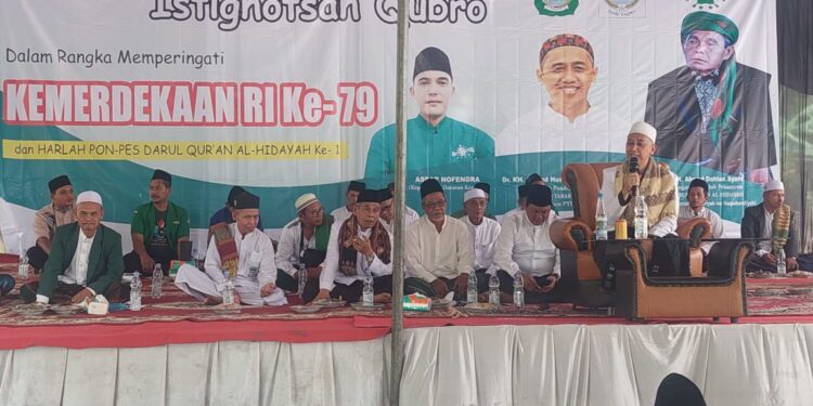 Didampingi Ketua GOW, Wabup Hairan Hadiri Pengajian Akbar dan Istighotsah Qubro di Tebing Tinggi
