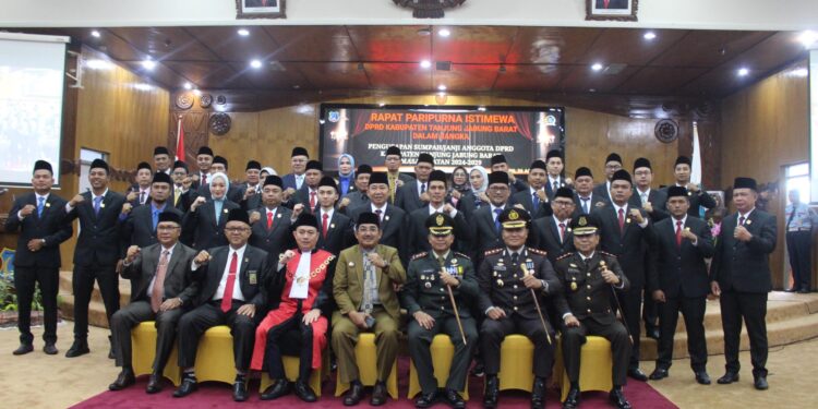 DPRD Tanjab Barat Gelar Pelantikan 35 Anggota Dewan Terpilih Periode 2024-2029