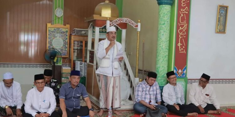 Bupati Tanjab Barat Gelar di Safari Jumat Desa Pasar Senin