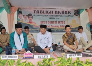 Dedi Hadi, Anggota DPRD Tanjabbar Hadiri Tabligh Akbar di Desa Sungai Terap