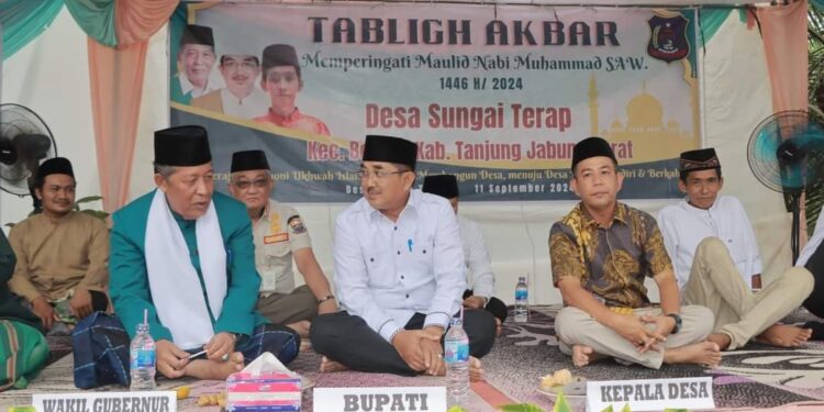 Dedi Hadi, Anggota DPRD Tanjabbar Hadiri Tabligh Akbar di Desa Sungai Terap