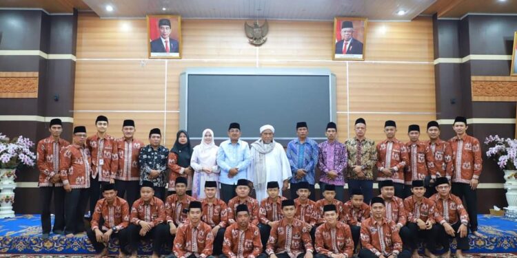 Hadiri Pelepasan Kafilah MTQ Ke-57, Ketua DPRD Sampaikan Apresiasi dan Dukungan Penuh