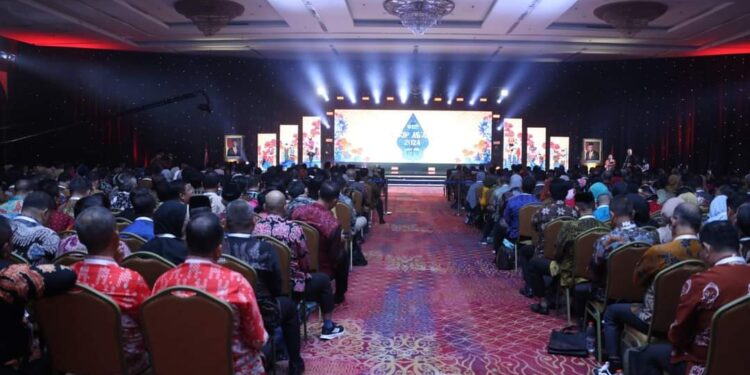 Sekda Tanjabbar Hadiri SAKIP Award Tahun 2024