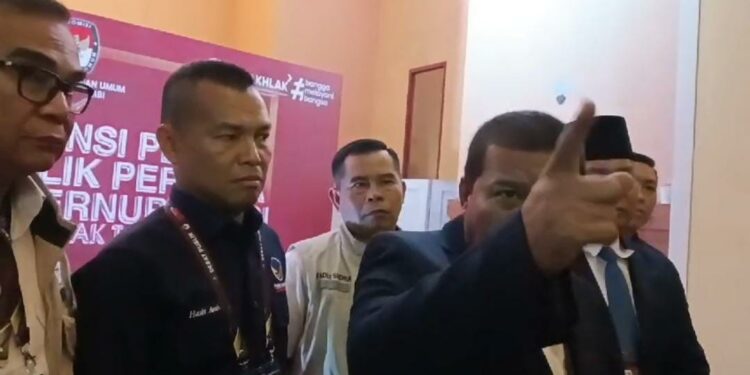 Romi Ngamuk Saat Ditanya Narkoboy, Warga: Amit amit Lah, Orang Seperti ini Tak Pantas Jadi Pemimpin