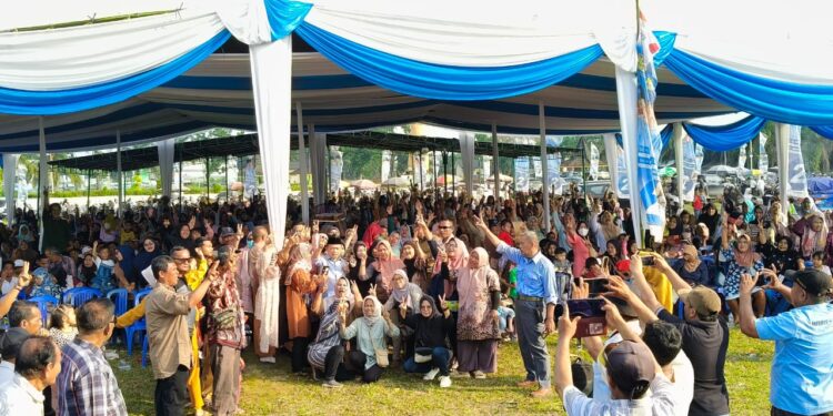 Bangun Stadion Sepakbola di Pijoan: Warga Kompak Pilih Haris-Sani