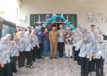 Bupati Anwar Sadat Resmikan Klinik Bhakti Prima: Langkah Strategis Tingkatkan Kesehatan Masyarakat Tanjab Barat