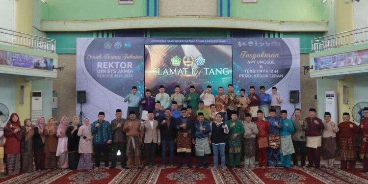 Bupati Tanjab Barat Hadiri Sertijab Rektor UIN Jambi, Harapkan Kemajuan Kampus