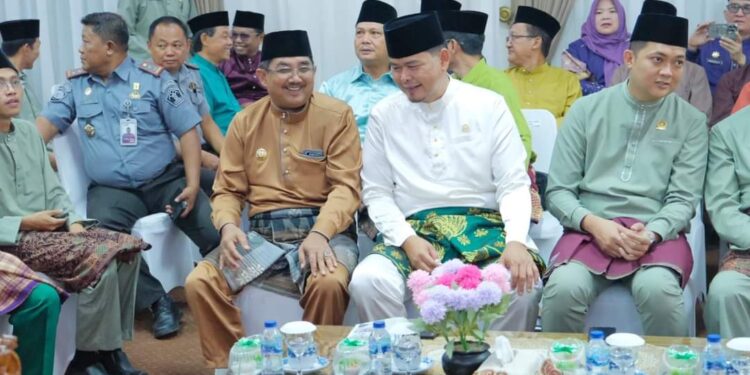 Bupati Tanjab Barat Hadiri Rapat Paripurna HUT Ke-76 Kabupaten Batanghari