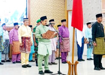 HUT Jambi Ke-68, Wakili Ketua DPRD Sufrayogi Bacakan Naskah Deklarasi Badan Kongres Rakyat Jambi