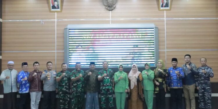 Bupati Tanjab Barat Sambut Hangat Kunjungan Kerja Danrem 042/Garuda Putih
