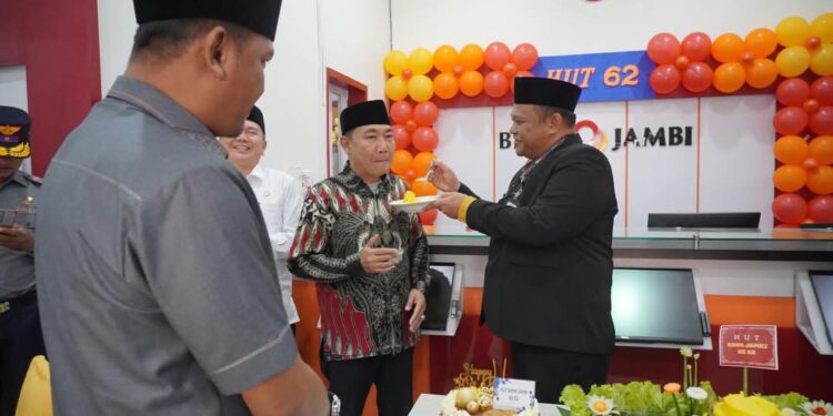 Ketua DPRD Tanjab Barat Hamdani, SE Hadiri HUT Bank Jambi ke-62