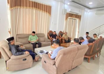 Anwar Sadat Pimpin Rapat Koordinasi, Fokus pada Penertiban Pedagang dan Stabilitas Harga Sembako