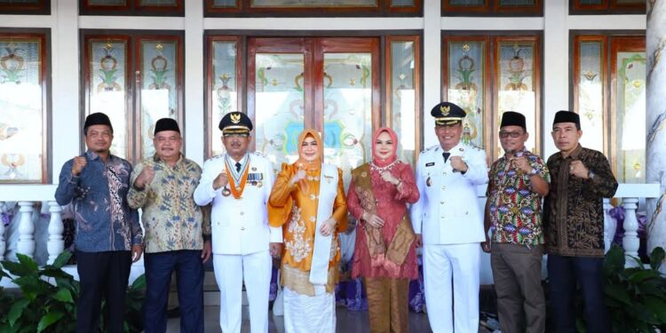Ketua dan Anggota DPRD Sambut Kedatangan Bupati dan Wakil Bupati Tanjab Barat
