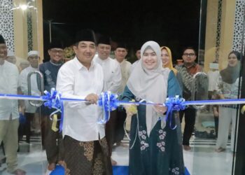 Bupati Tanjab Barat Resmikan Masjid Al-Anwar, Pusat Kegiatan Keagamaan dan Sosial di Komplek Perkantoran
