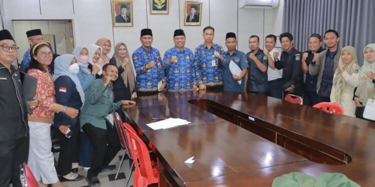 Wabup Tanjab Barat Terima Audiensi Forum Honorer, Dukung Perjuangan Tenaga Honorer