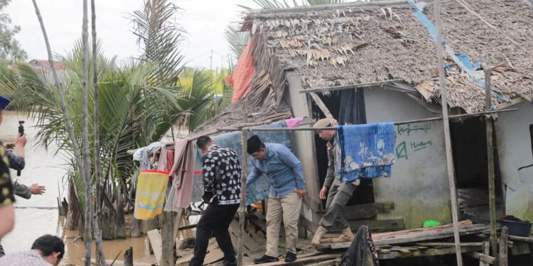 Rumah Baru untuk Harapan Baru: Anwar Sadat Ulurkan Bantuan untuk Janda Tangguh