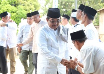 Usai Resmikan Aula Ponpes, Bupati Tanjab Barat Sampaikan Tausiah Penuh Makna dalam Halal Bihalal BKMT Purwodadi