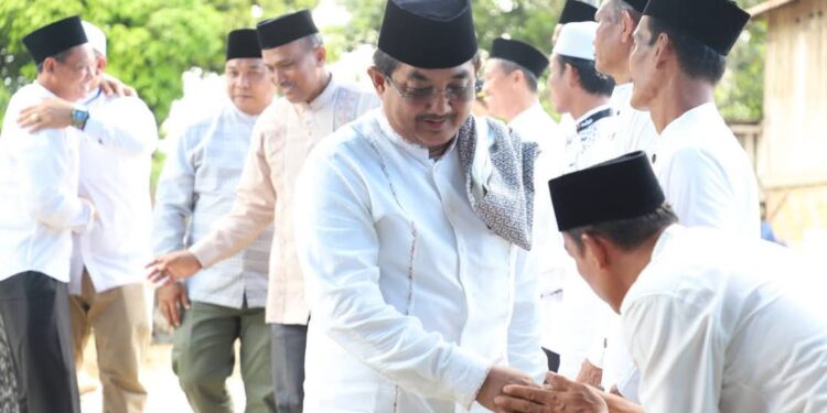 Usai Resmikan Aula Ponpes, Bupati Tanjab Barat Sampaikan Tausiah Penuh Makna dalam Halal Bihalal BKMT Purwodadi