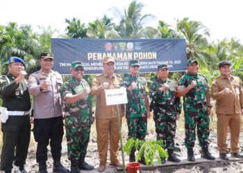 Gotong Royong TNI & Masyarakat: TMMD ke-124 Bangun Infrastruktur & Berdayakan Warga Bram Itam