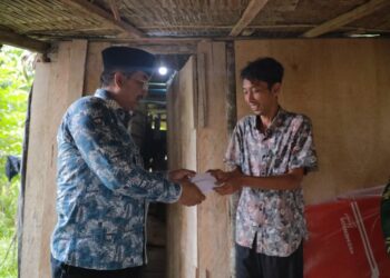 Pemimpin Hadir untuk Rakyat: Bupati Tanjab Barat Kunjungi Warga yang Terlupakan