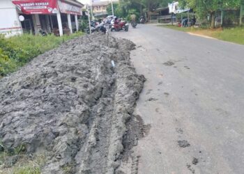 Satpol PP Turun Tangan! Galian Tanah Depan TPU Ditertibkan Usai Laporan Warga