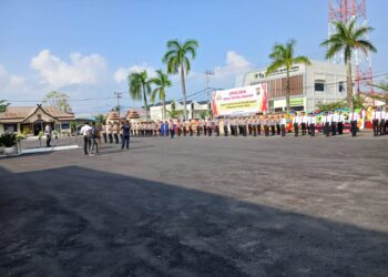 Polres Tanjab Barat Gelar Sertijab Kasat Lantas dan Kapolsek Tebing Tinggi, Kapolres Tekankan Profesionalisme dan Dedikasi